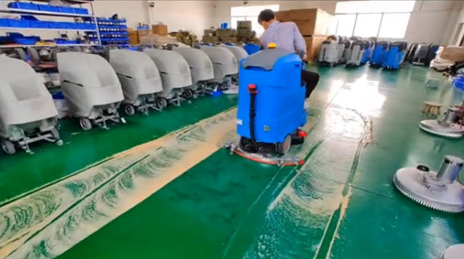 青浦2023年还在用人工的物业保洁不妨试试洗地机吧